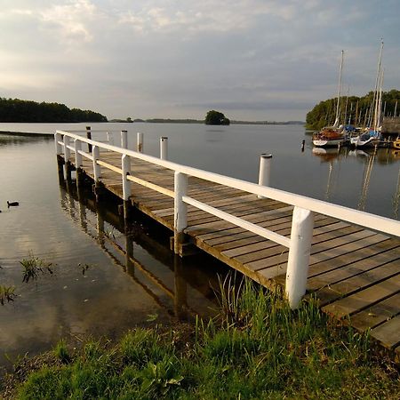 Strauers Hotel Am See Bosau Bagian luar foto