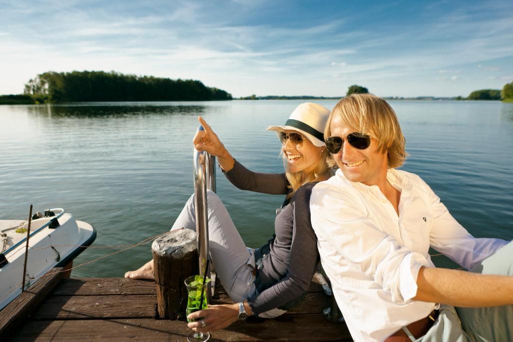 Strauers Hotel Am See Bosau Bagian luar foto